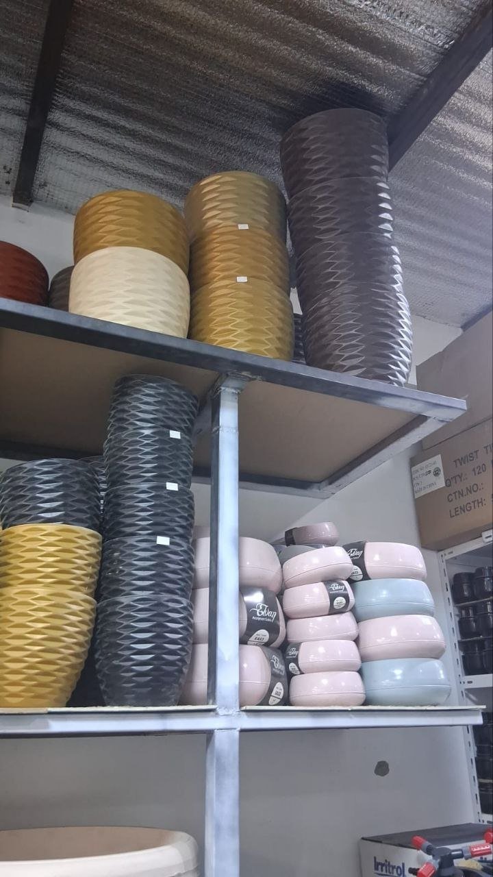 زهور طبيعية ملونة للبيع في الرياض